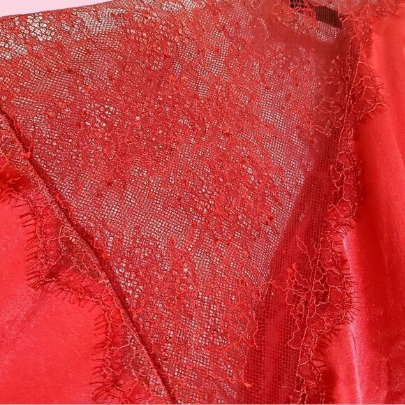 Victoria's Secret Womens Satiny Lacy Red Robe Size Medium - Picture 4 of 15